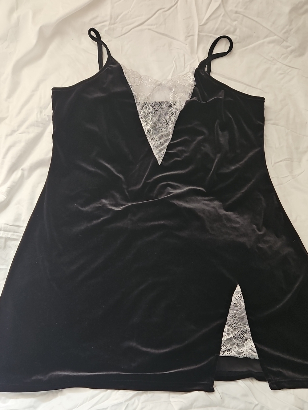 ✨️3 for $20 or 5 for $25✨️ Stretchy Black Velvet Nighty with White Lace Inserts